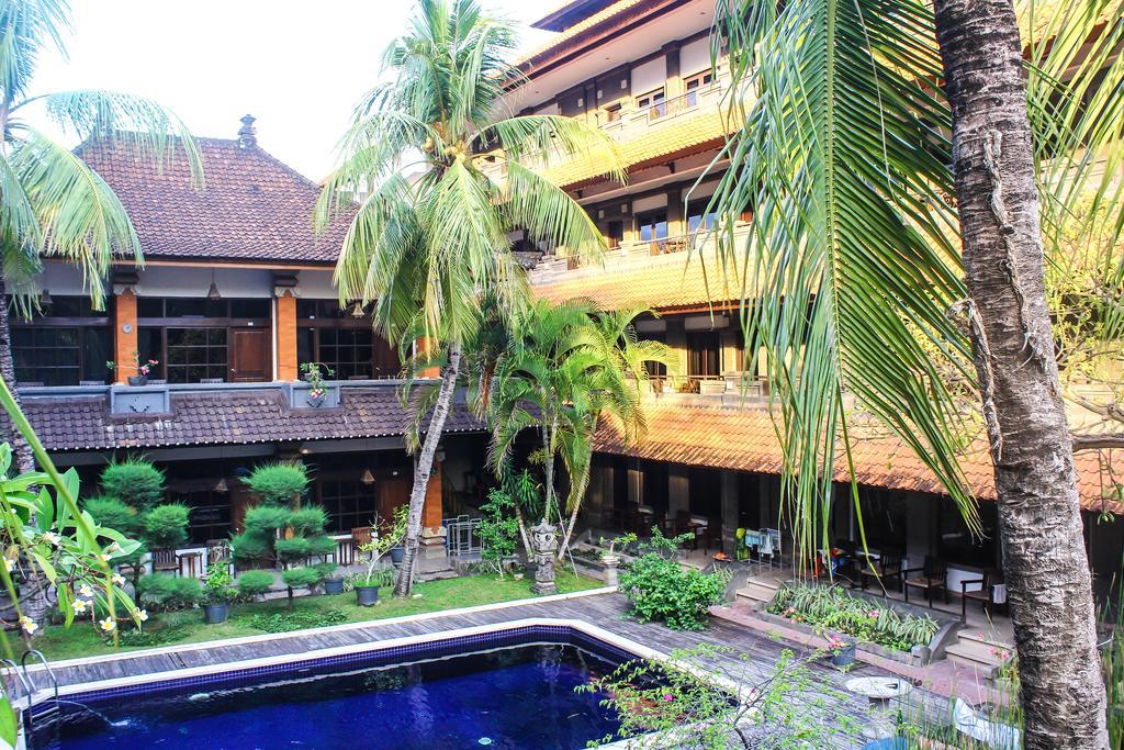 Hotel Puri Tanah Lot Kuta Lombok Extérieur photo