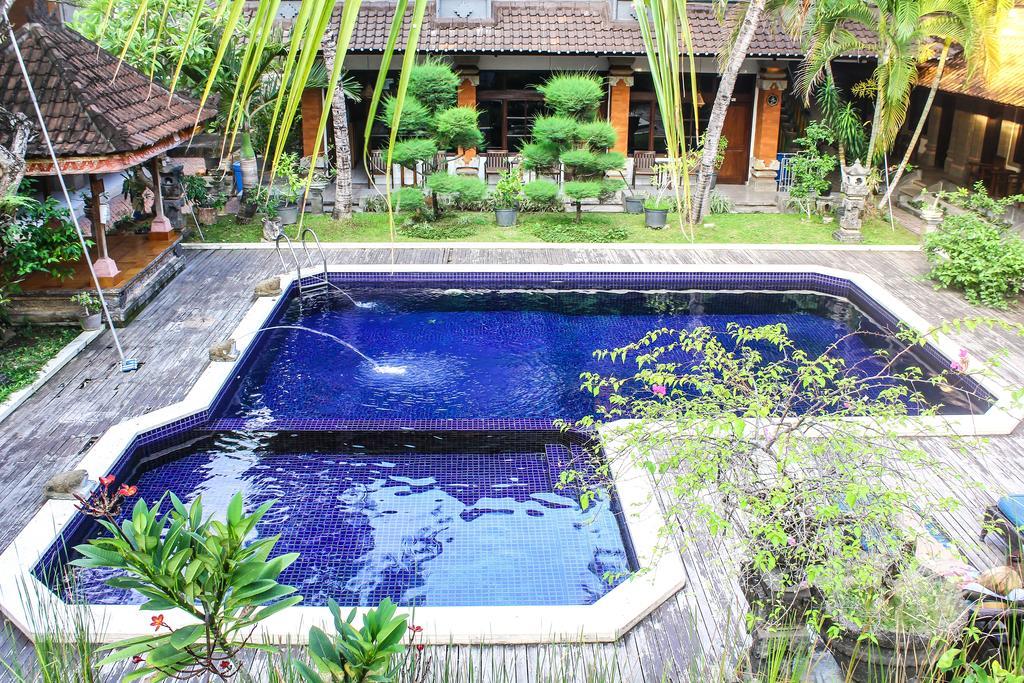 Hotel Puri Tanah Lot Kuta Lombok Extérieur photo