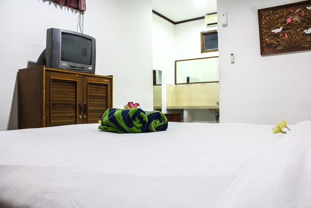 Hotel Puri Tanah Lot Kuta Lombok Extérieur photo