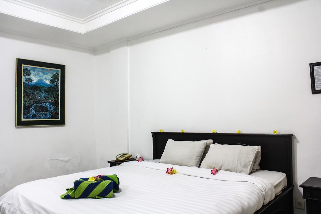 Hotel Puri Tanah Lot Kuta Lombok Extérieur photo