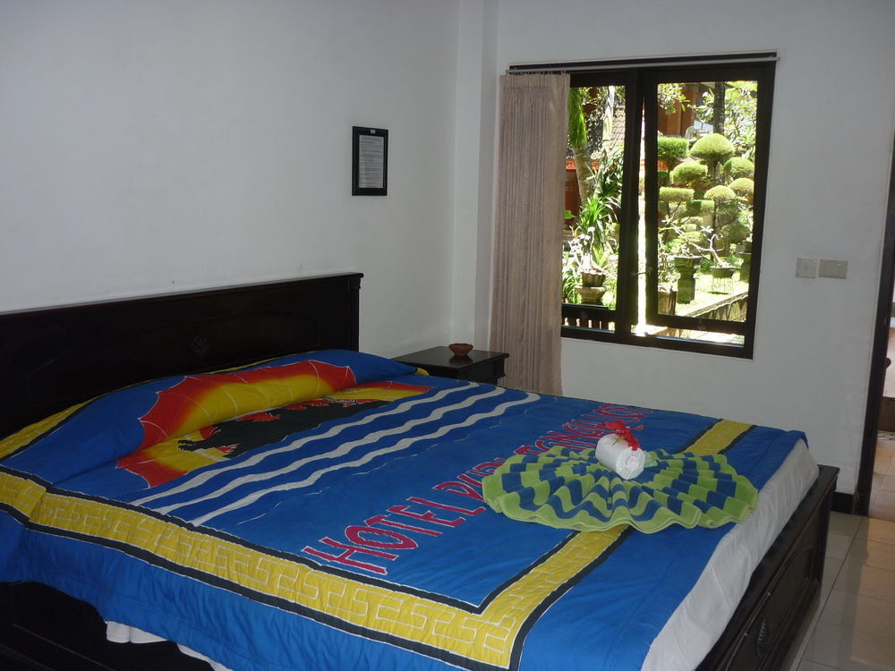 Hotel Puri Tanah Lot Kuta Lombok Extérieur photo