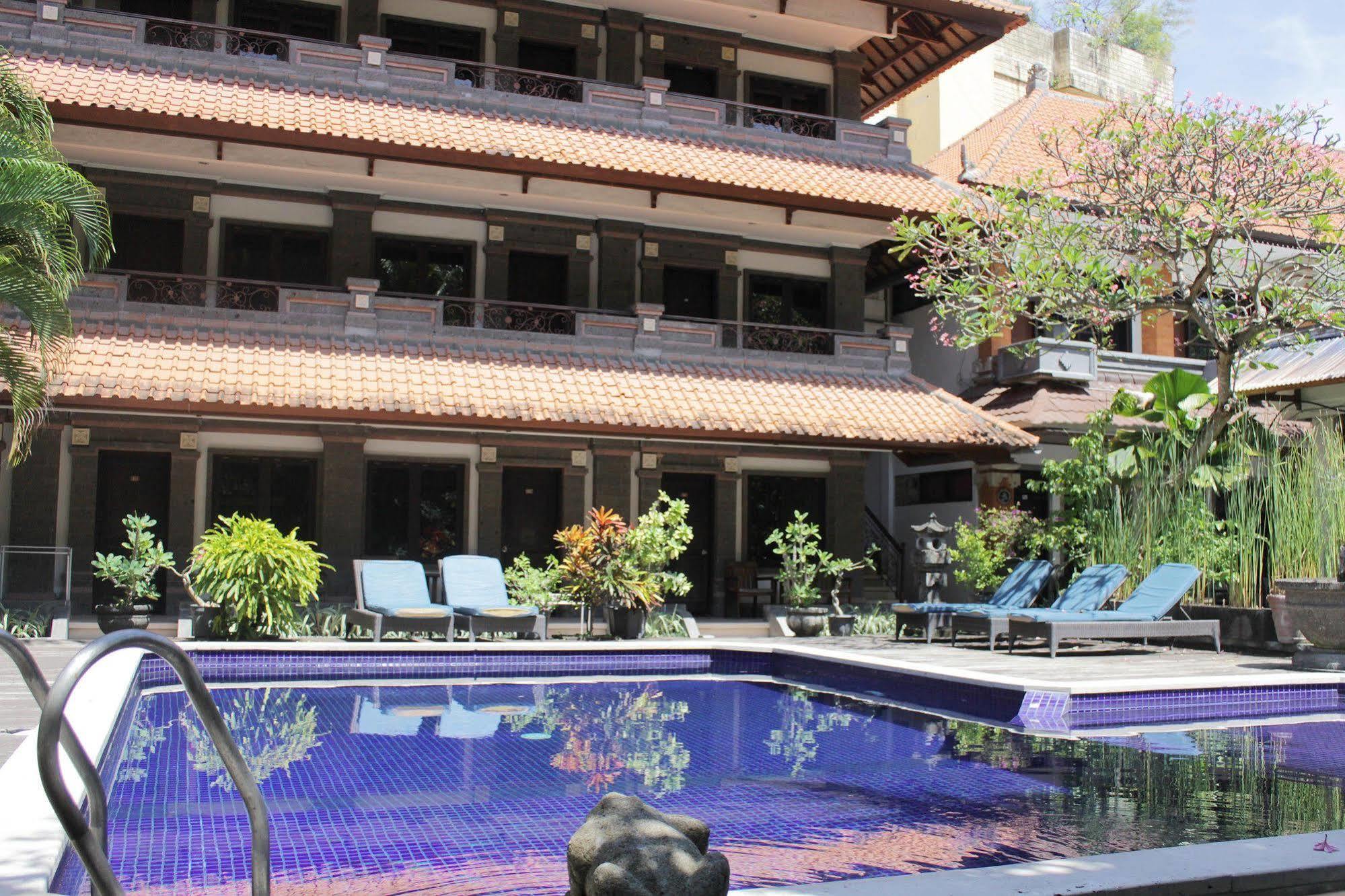Hotel Puri Tanah Lot Kuta Lombok Extérieur photo