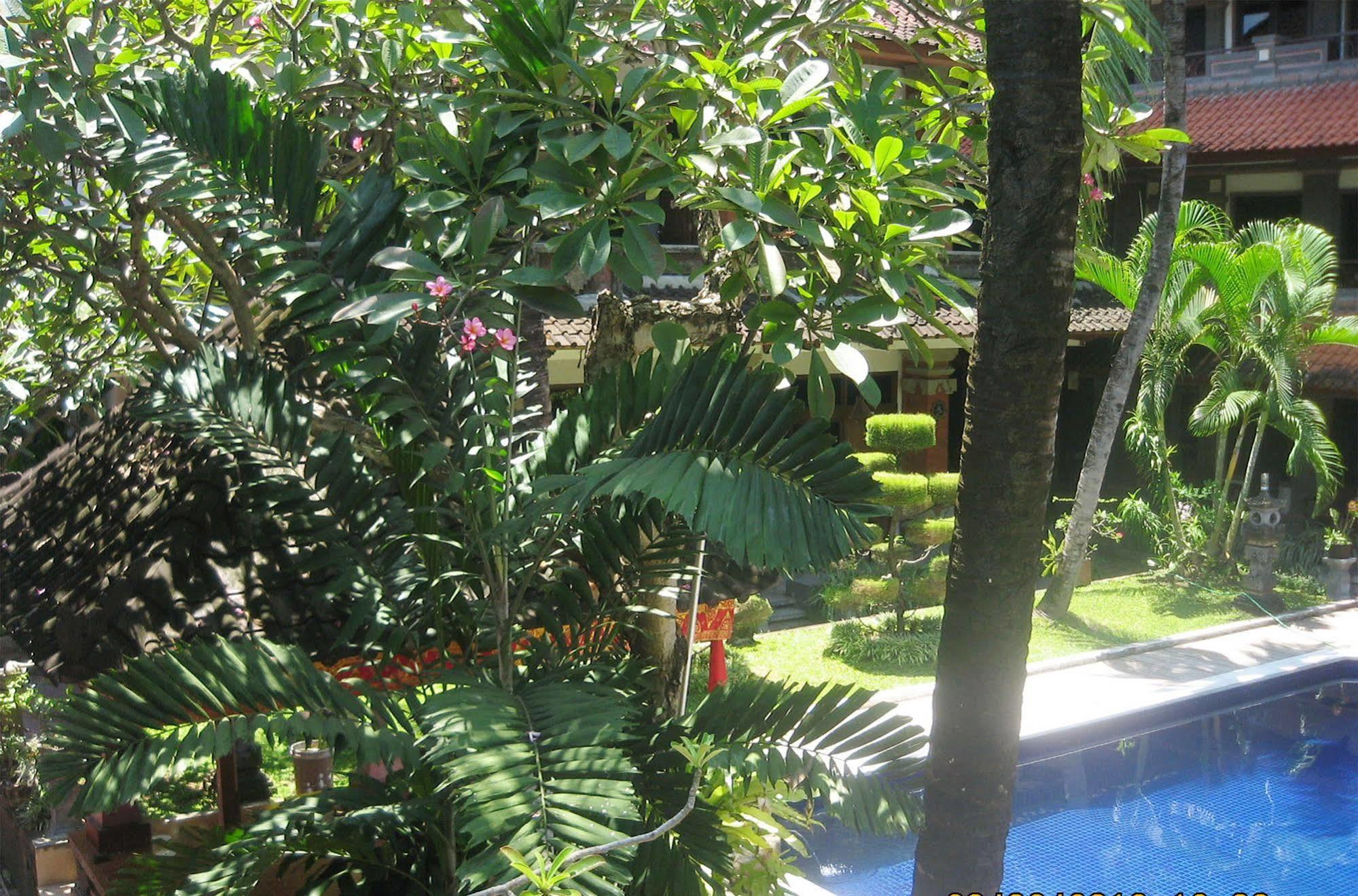 Hotel Puri Tanah Lot Kuta Lombok Extérieur photo