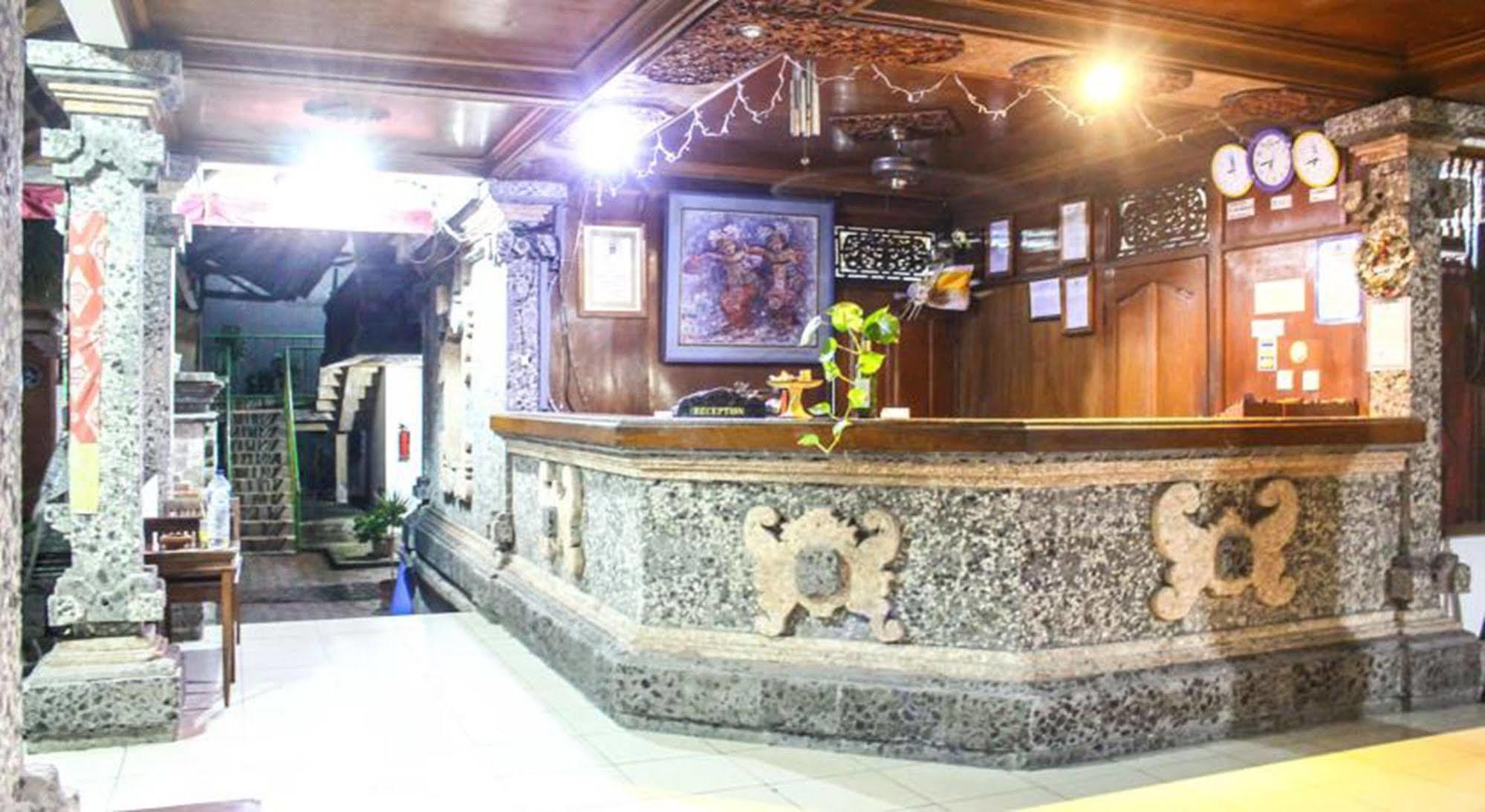 Hotel Puri Tanah Lot Kuta Lombok Extérieur photo