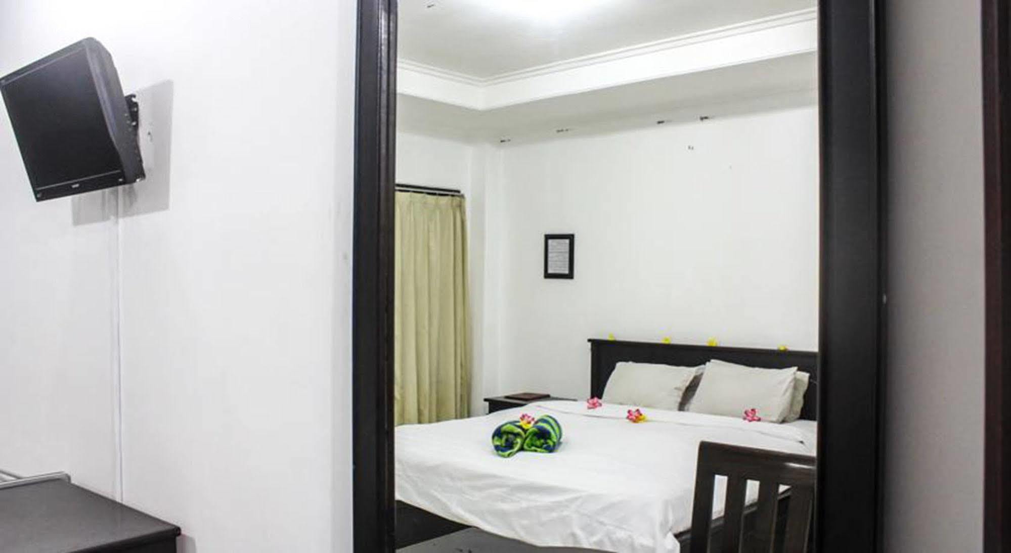 Hotel Puri Tanah Lot Kuta Lombok Extérieur photo