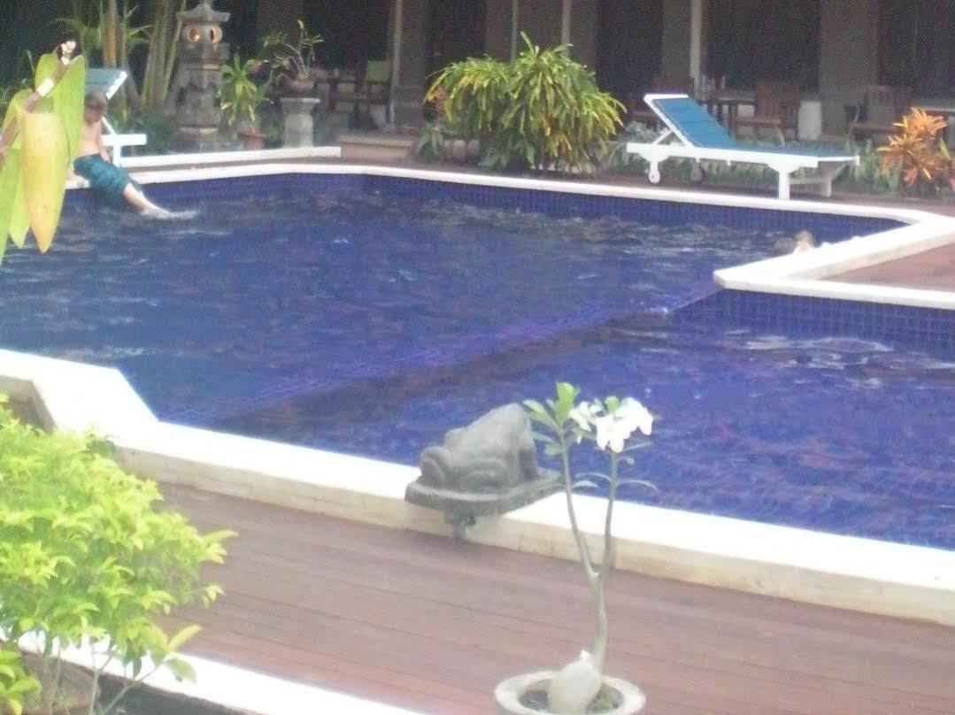 Hotel Puri Tanah Lot Kuta Lombok Extérieur photo