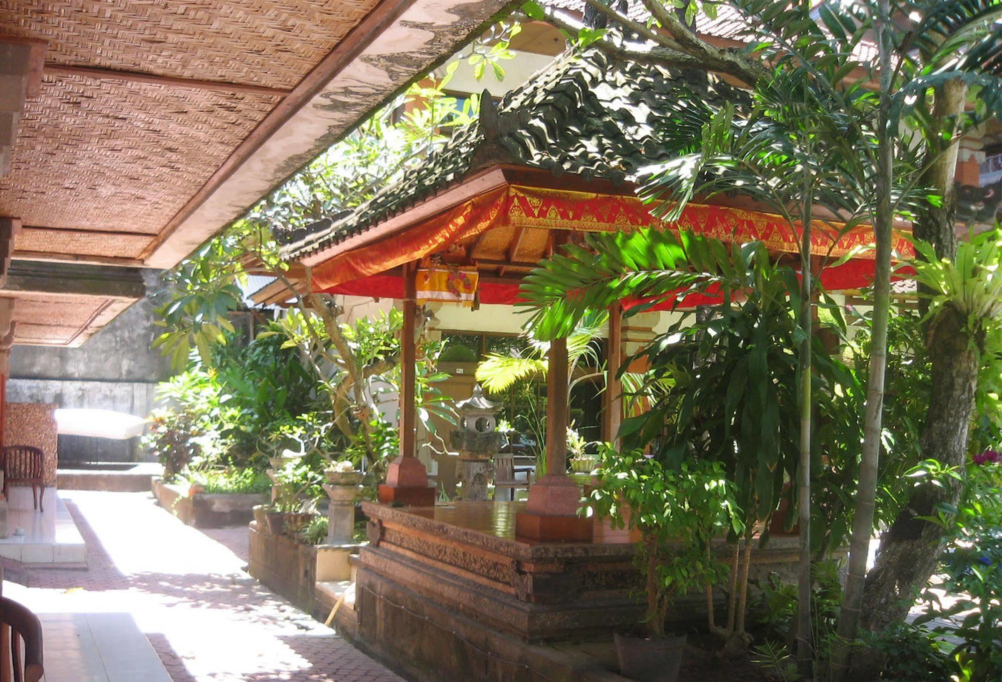Hotel Puri Tanah Lot Kuta Lombok Extérieur photo