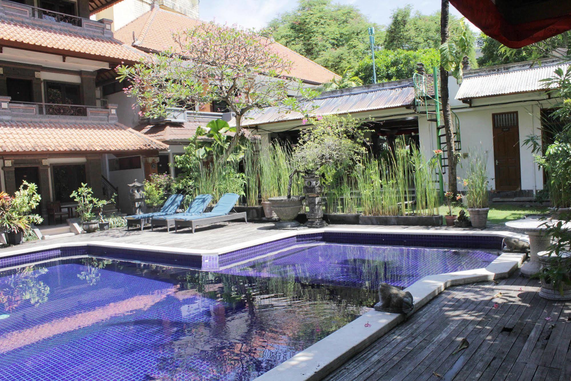 Hotel Puri Tanah Lot Kuta Lombok Extérieur photo