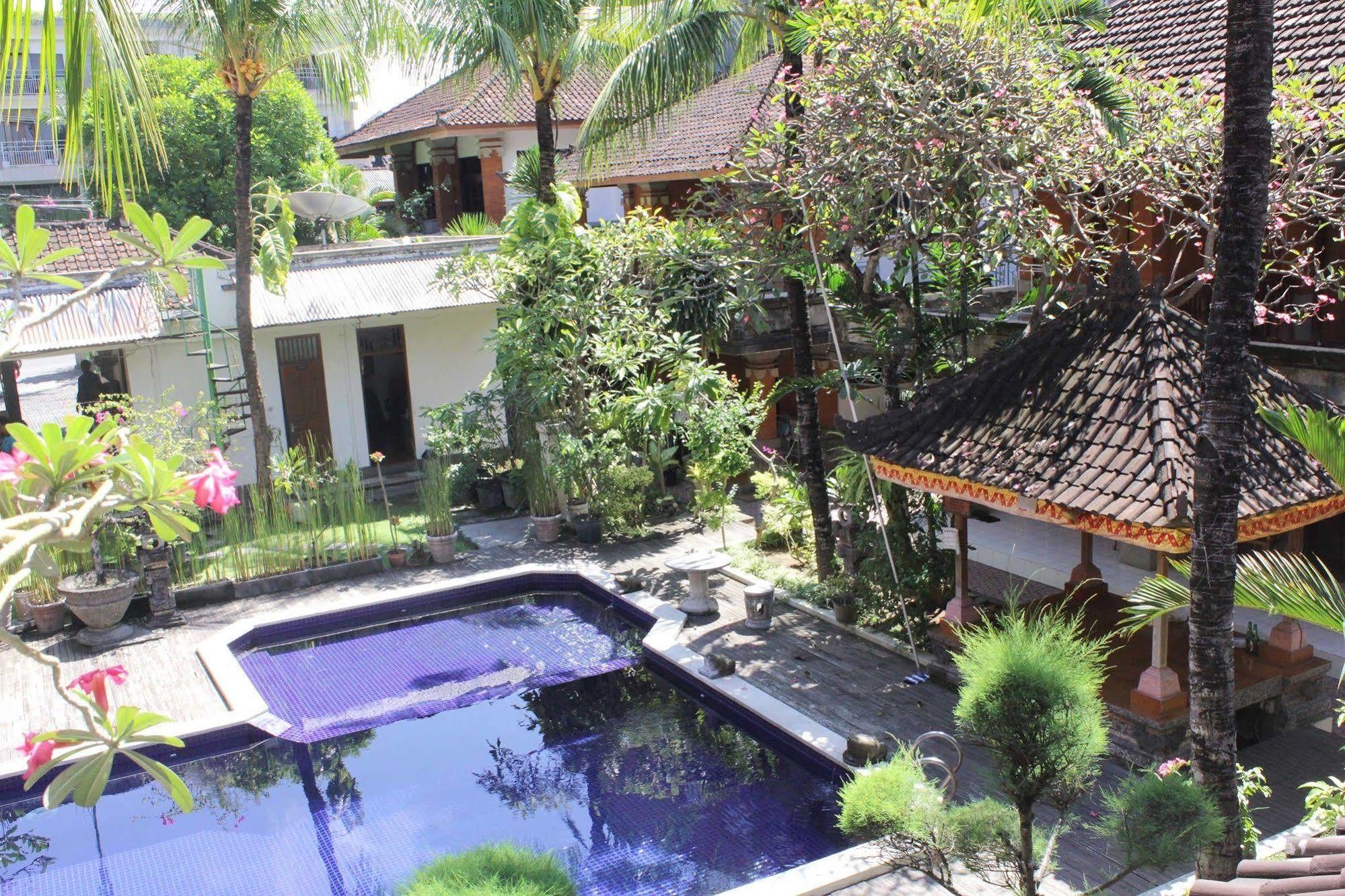 Hotel Puri Tanah Lot Kuta Lombok Extérieur photo