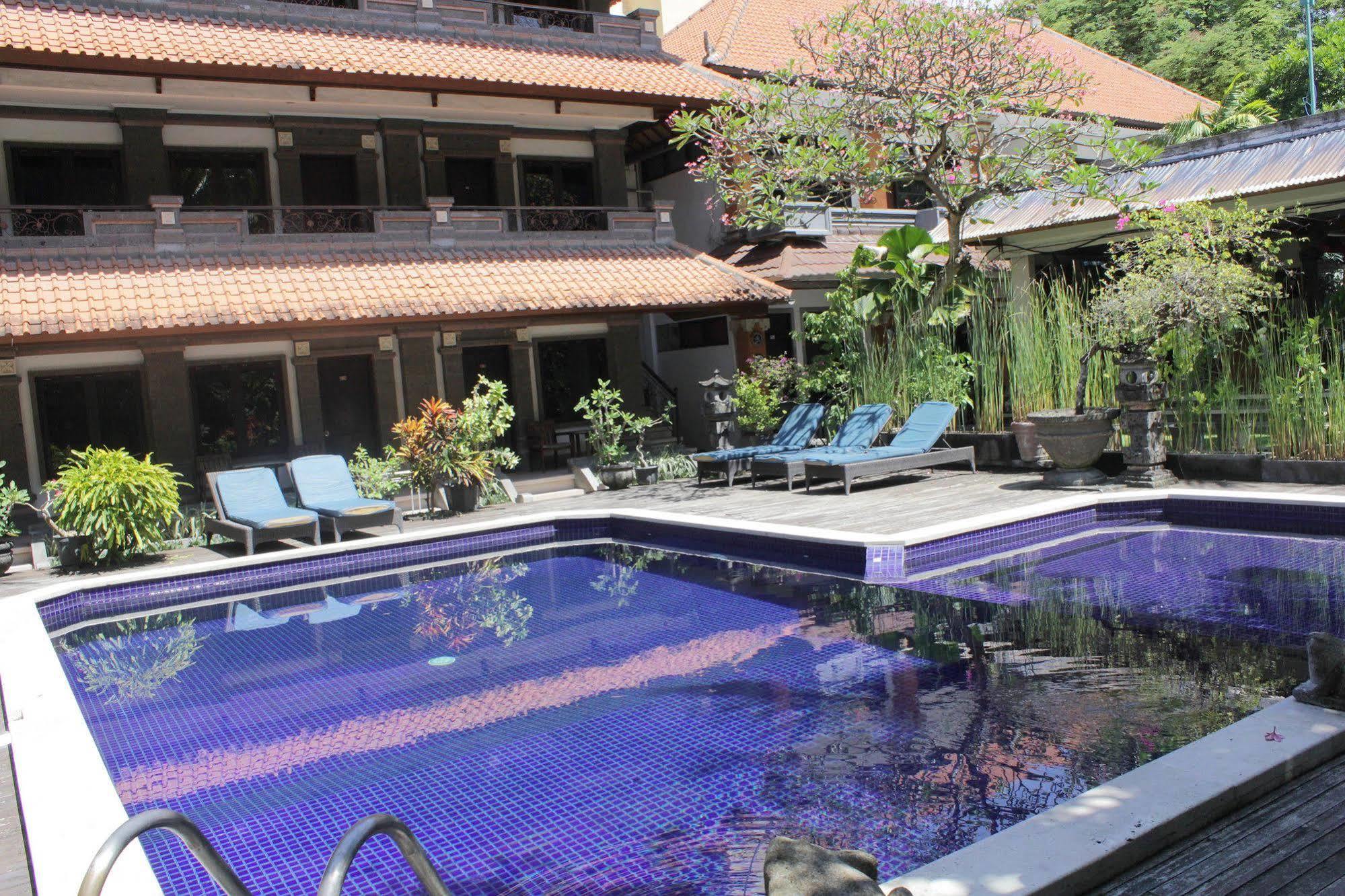 Hotel Puri Tanah Lot Kuta Lombok Extérieur photo