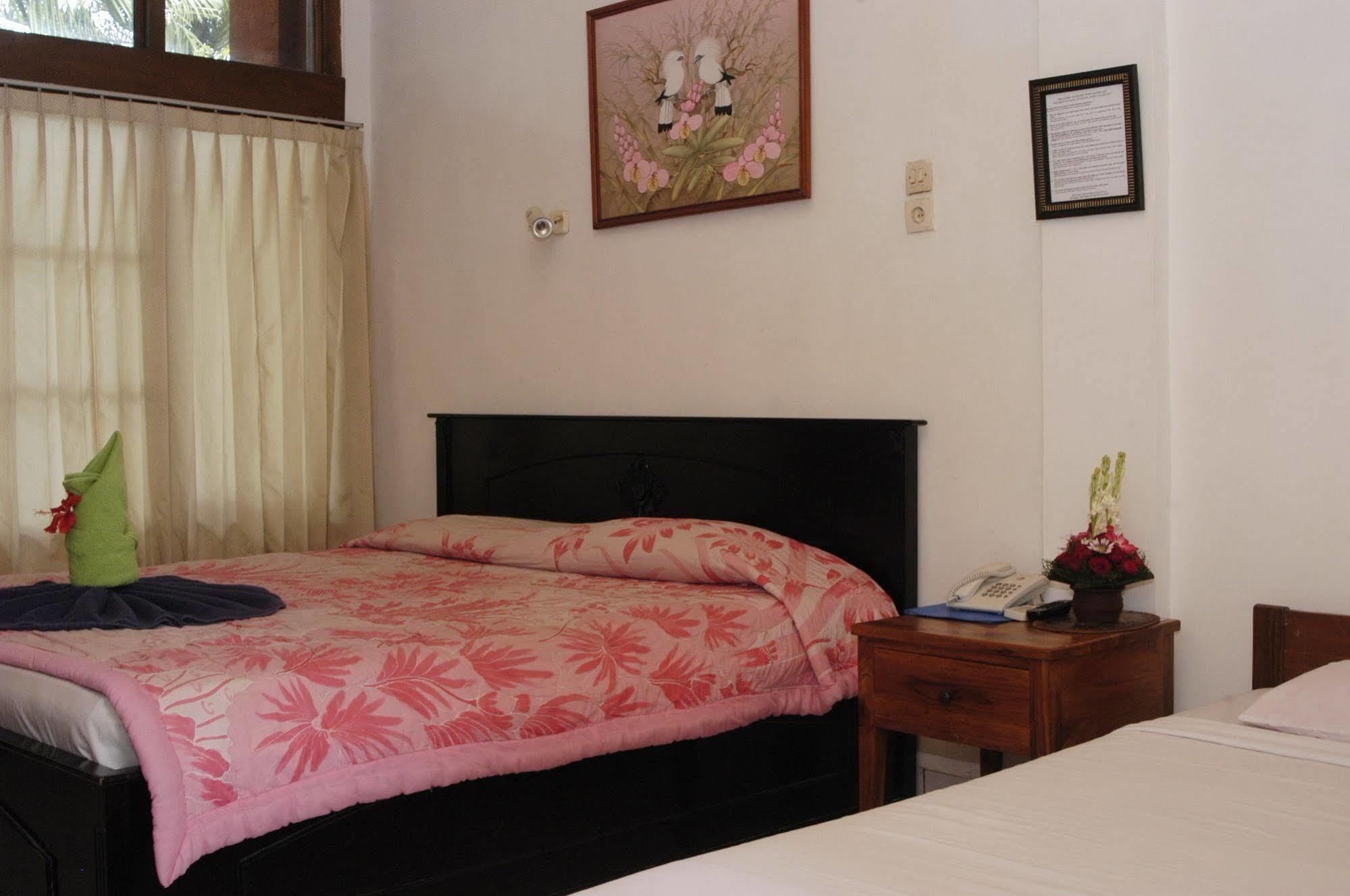 Hotel Puri Tanah Lot Kuta Lombok Extérieur photo