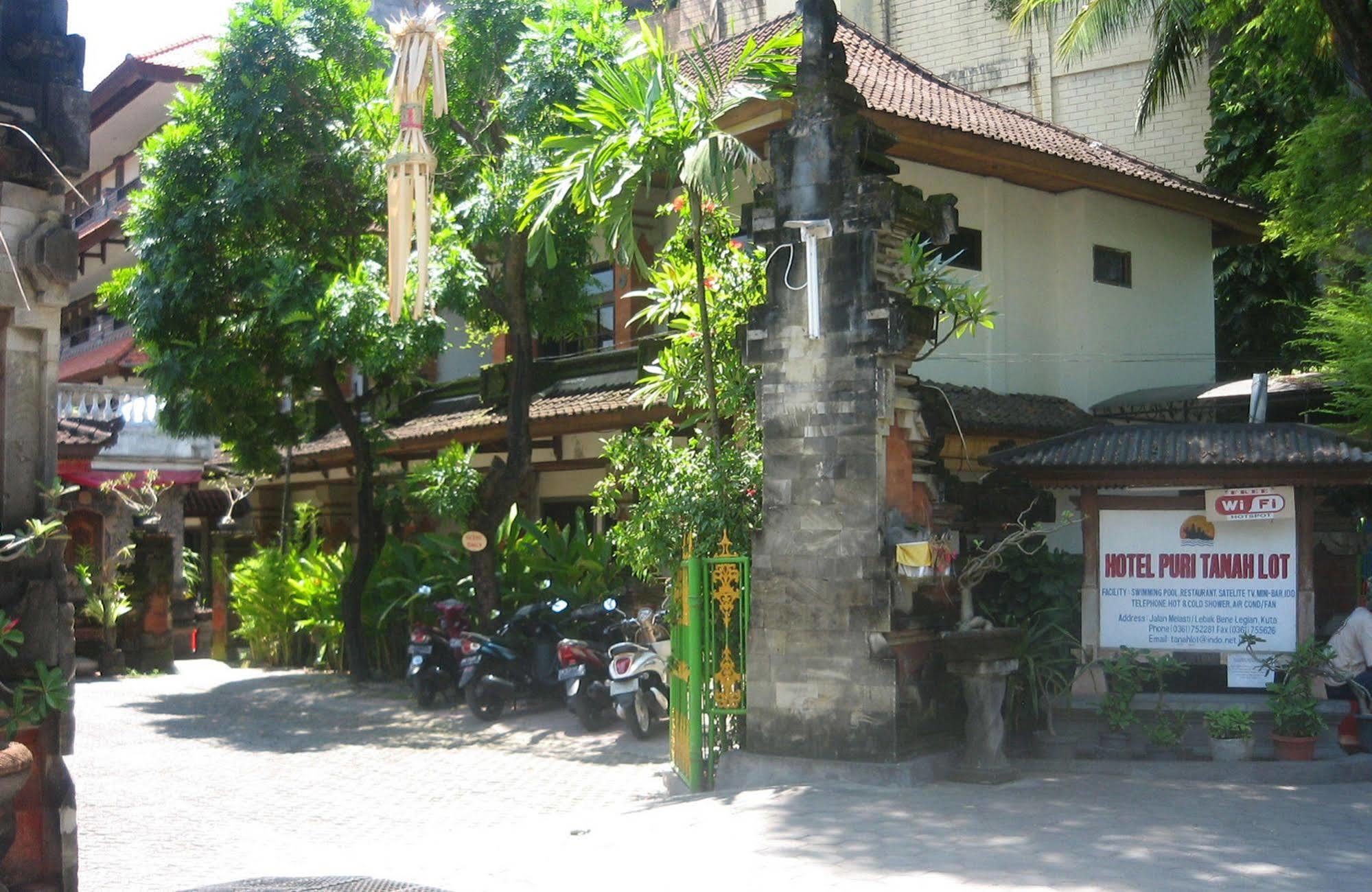 Hotel Puri Tanah Lot Kuta Lombok Extérieur photo