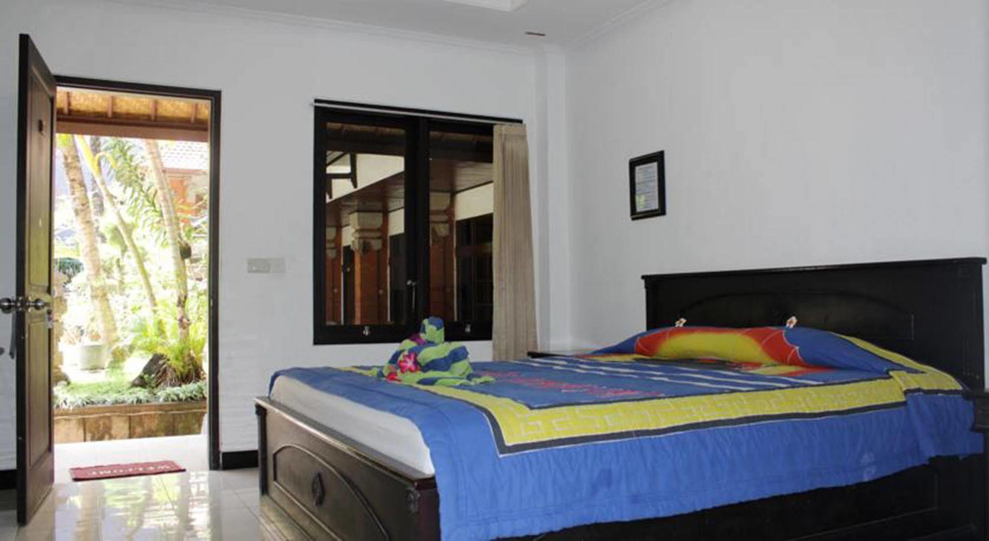 Hotel Puri Tanah Lot Kuta Lombok Extérieur photo