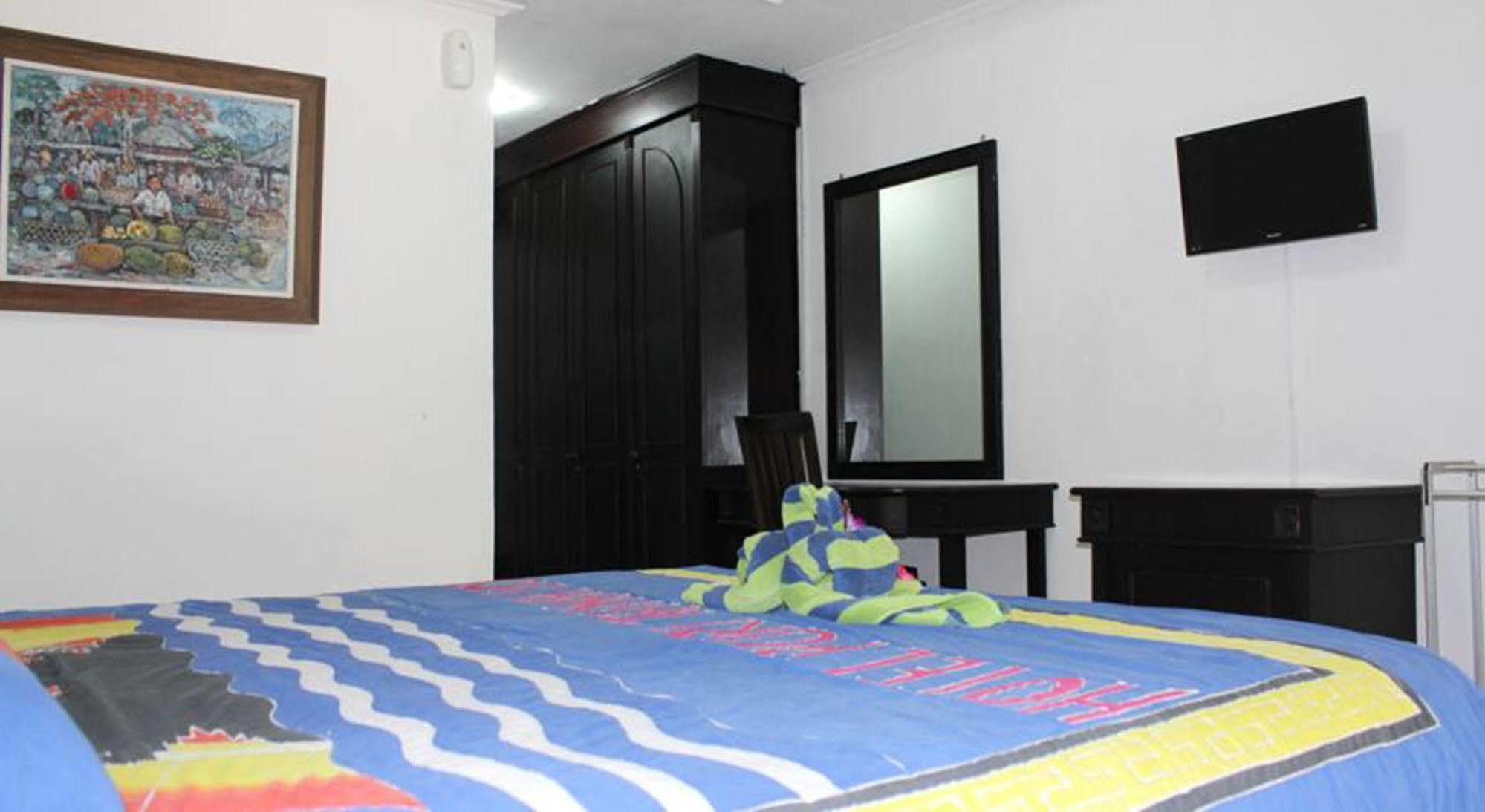 Hotel Puri Tanah Lot Kuta Lombok Extérieur photo