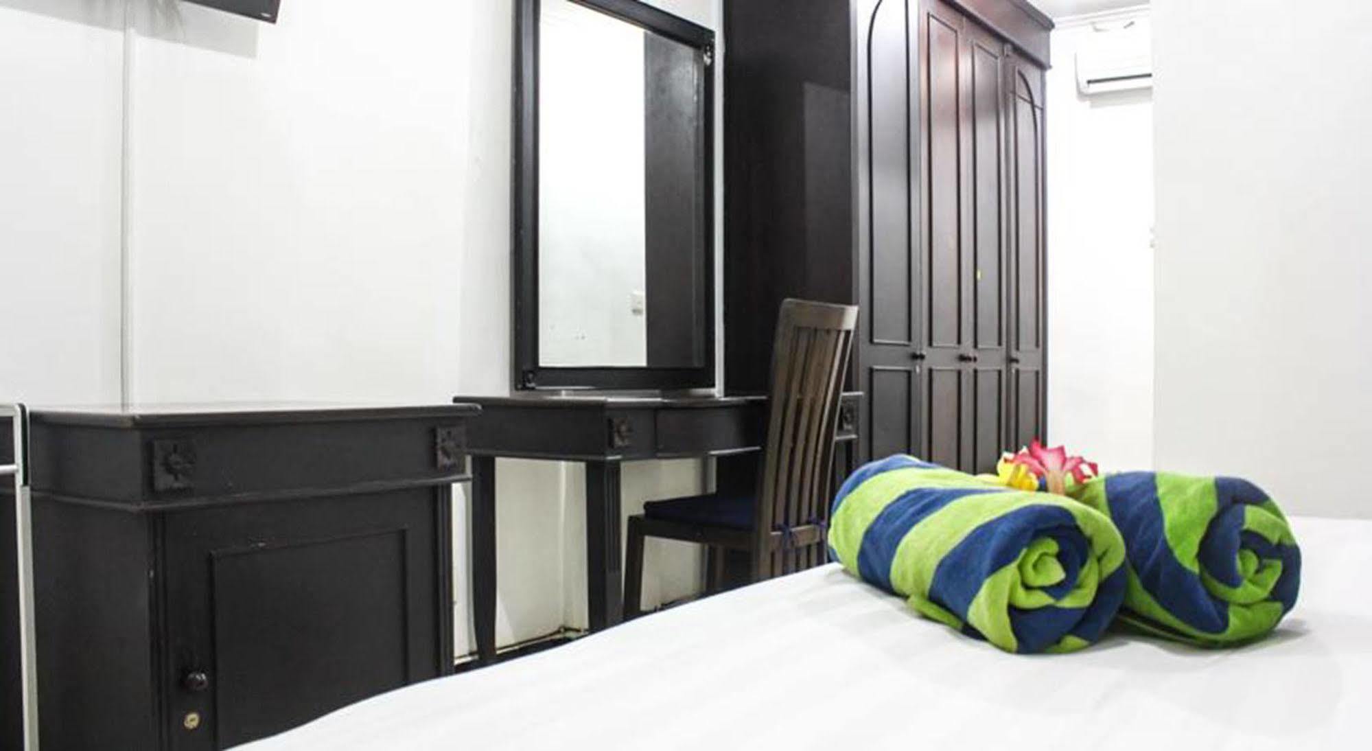 Hotel Puri Tanah Lot Kuta Lombok Extérieur photo